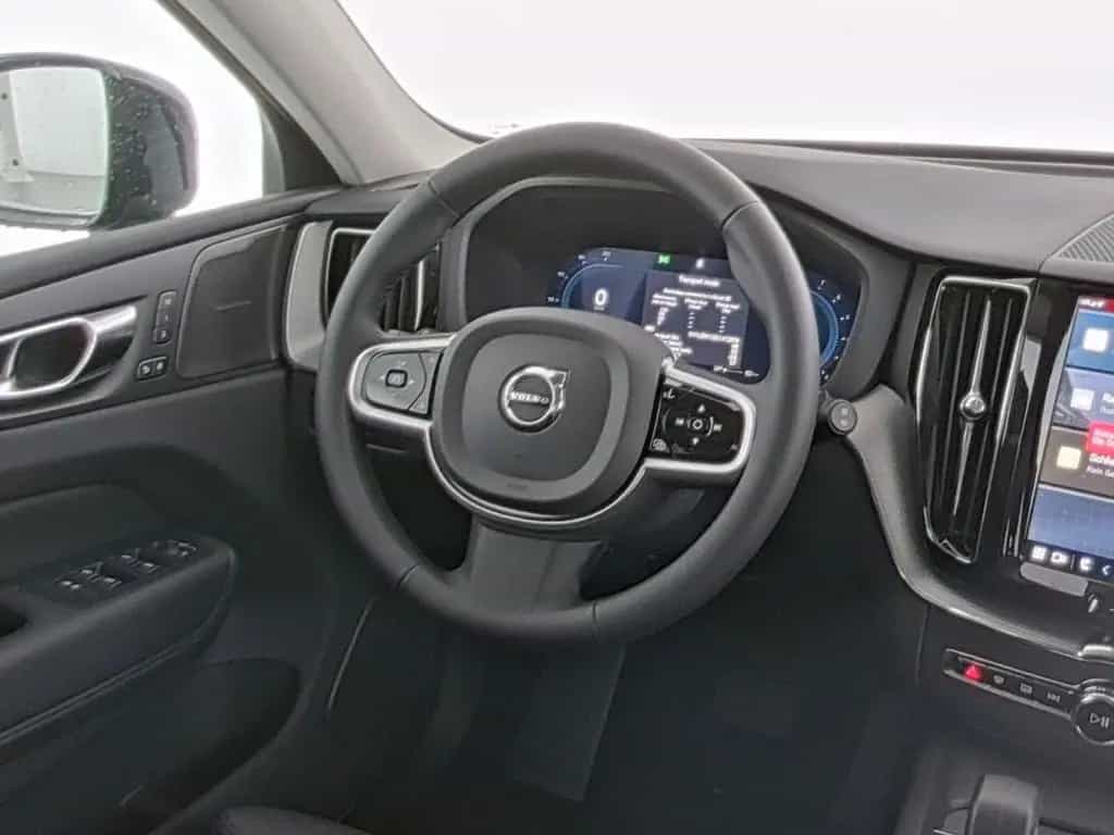Volvo XC60 B5 AWD Mild-Hybrid Plus Dark AWD 03/2025-photo-11