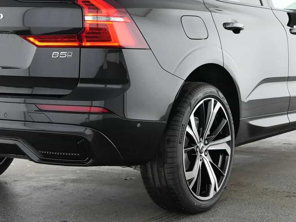 Volvo XC60 B5 AWD Mild-Hybrid Plus Dark AWD 03/2025-photo-8
