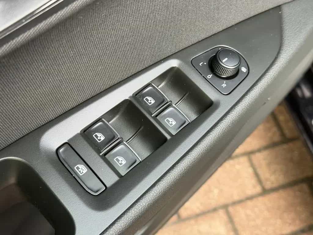 Seat Leon ST FR Automatik *beats*Navi* 07/2020-photo-13