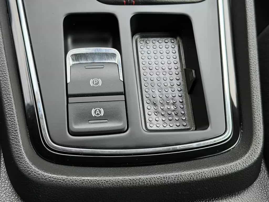 Seat Leon ST FR Automatik *beats*Navi* 07/2020-photo-27