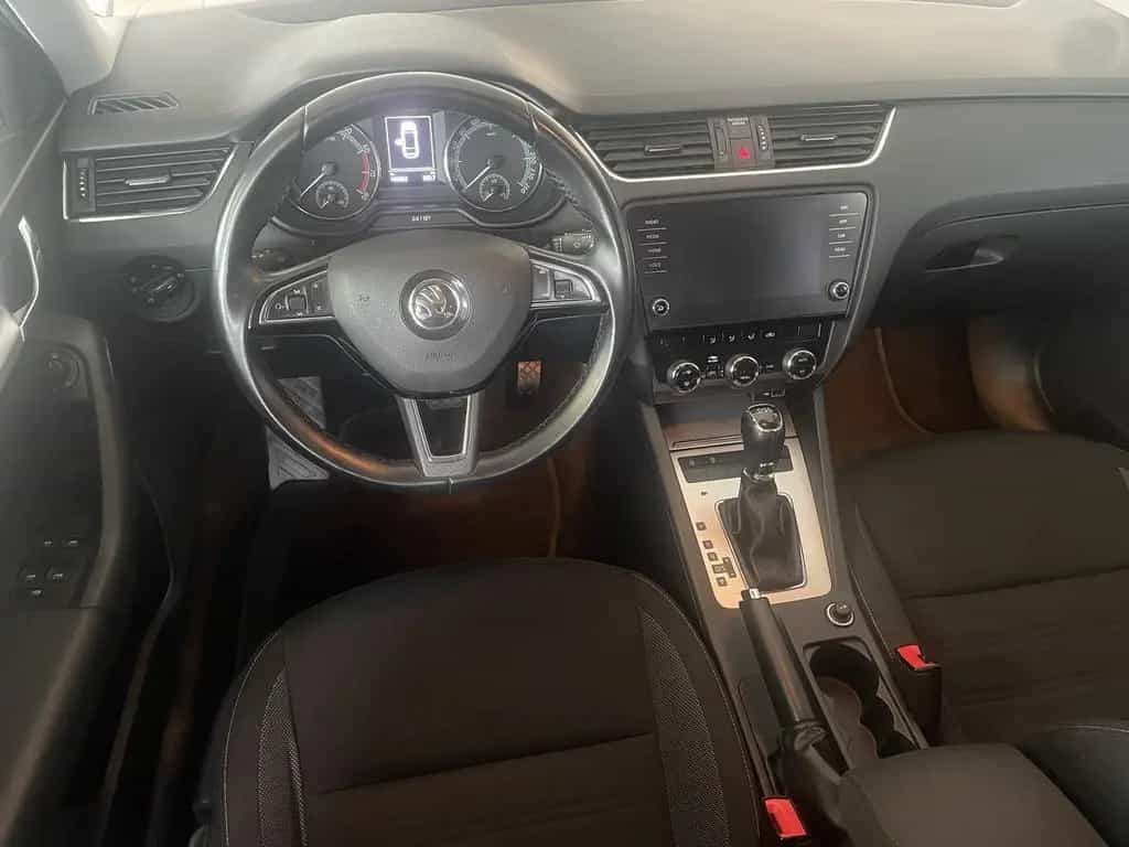 Skoda Octavia Combi 2.0 TFSI Automatik LED 1. Hand PDC 10/2018-photo-11