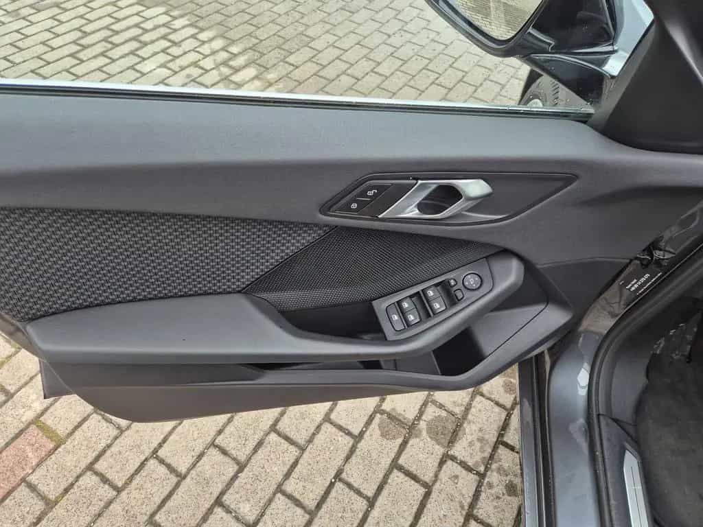BMW 1 Series 116 1 Limousine 116 i Advantage Automatik Einpar 05/2021-photo-13
