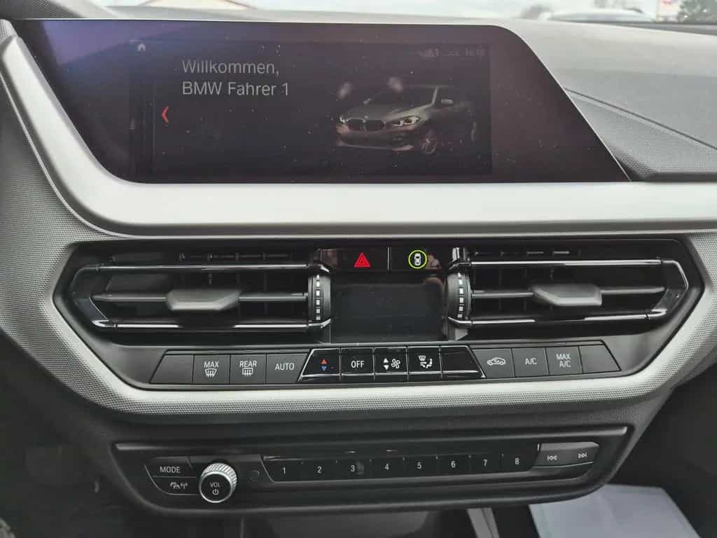 BMW 1 Series 116 1 Limousine 116 i Advantage Automatik Einpar 05/2021-photo-17