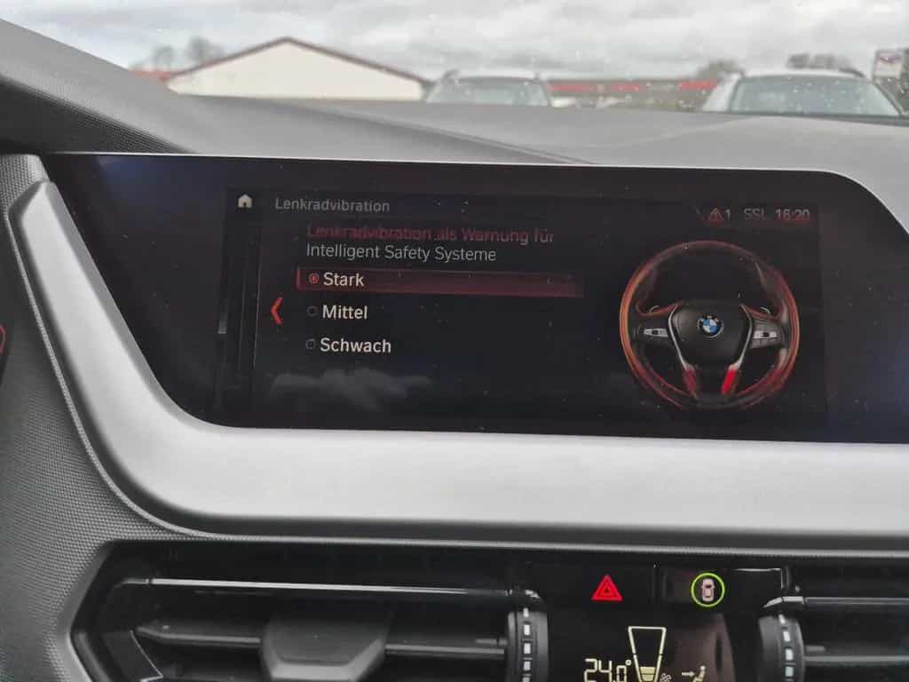 BMW 1 Series 116 1 Limousine 116 i Advantage Automatik Einpar 05/2021-photo-22