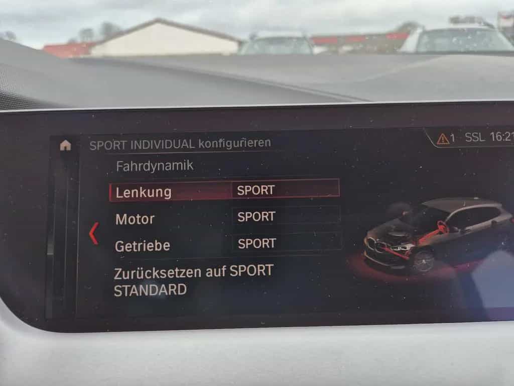 BMW 1 Series 116 1 Limousine 116 i Advantage Automatik Einpar 05/2021-photo-25