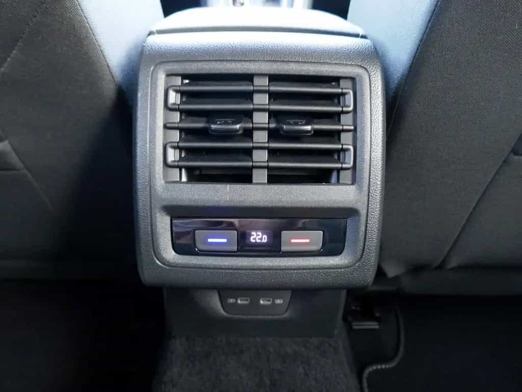 Volkswagen Golf VIII "ACTIVE" 2.0 TDI DSG | LED RFK ACC 06/2021-photo-20