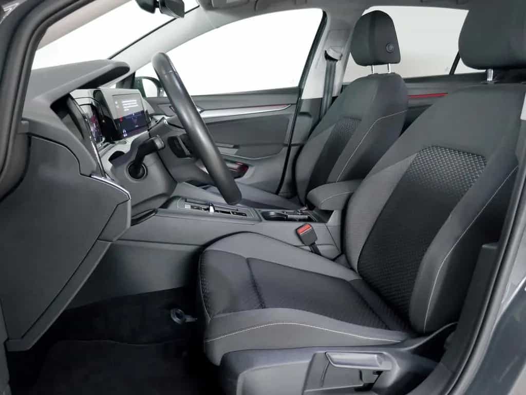 Volkswagen Golf VIII "ACTIVE" 2.0 TDI DSG | LED RFK ACC 06/2021-photo-6