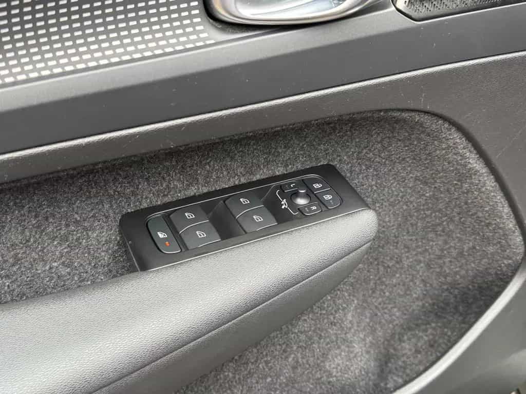 Volvo XC40 R Design 2WD PilotAssist/H&K/ 05/2022-photo-9