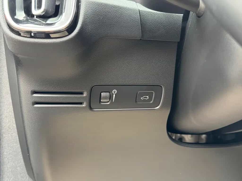 Volvo XC40 R Design 2WD PilotAssist/H&K/ 05/2022-photo-20