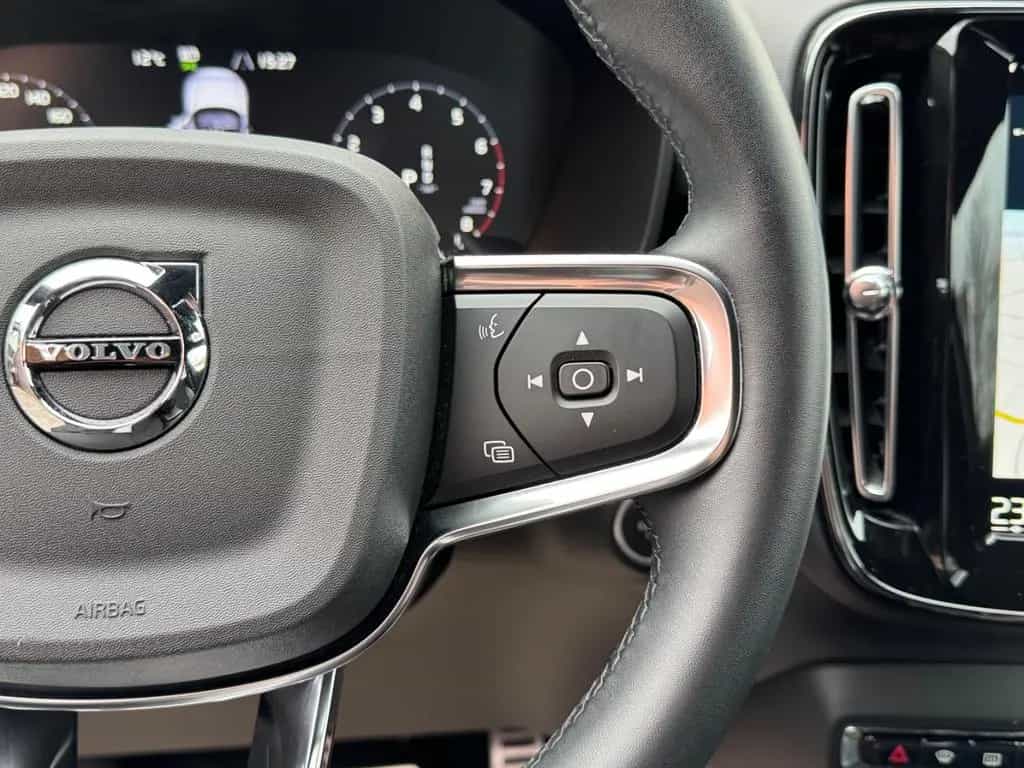 Volvo XC40 R Design 2WD PilotAssist/H&K/ 05/2022-photo-22