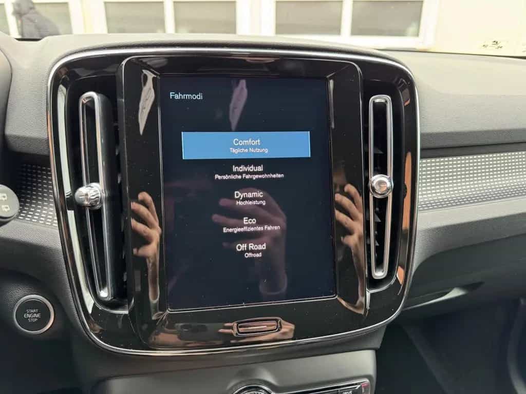 Volvo XC40 R Design 2WD PilotAssist/H&K/ 05/2022-photo-27