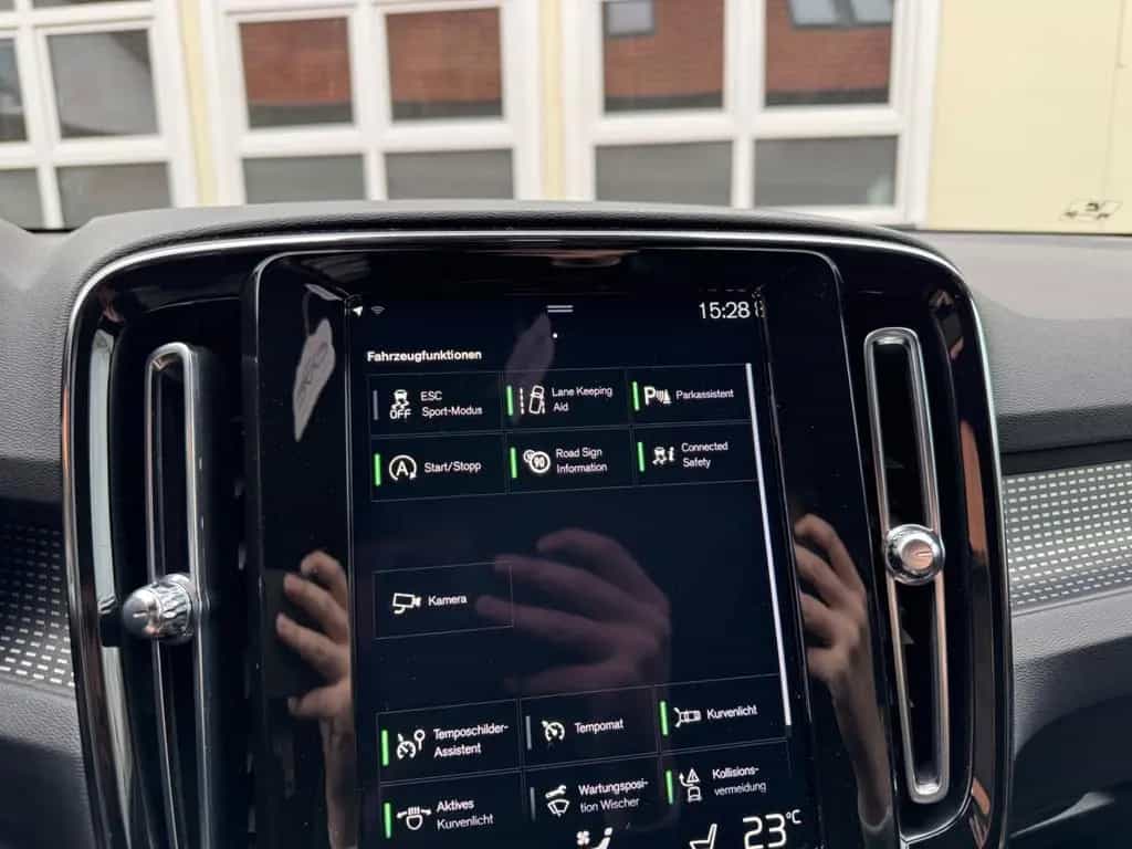 Volvo XC40 R Design 2WD PilotAssist/H&K/ 05/2022-photo-28