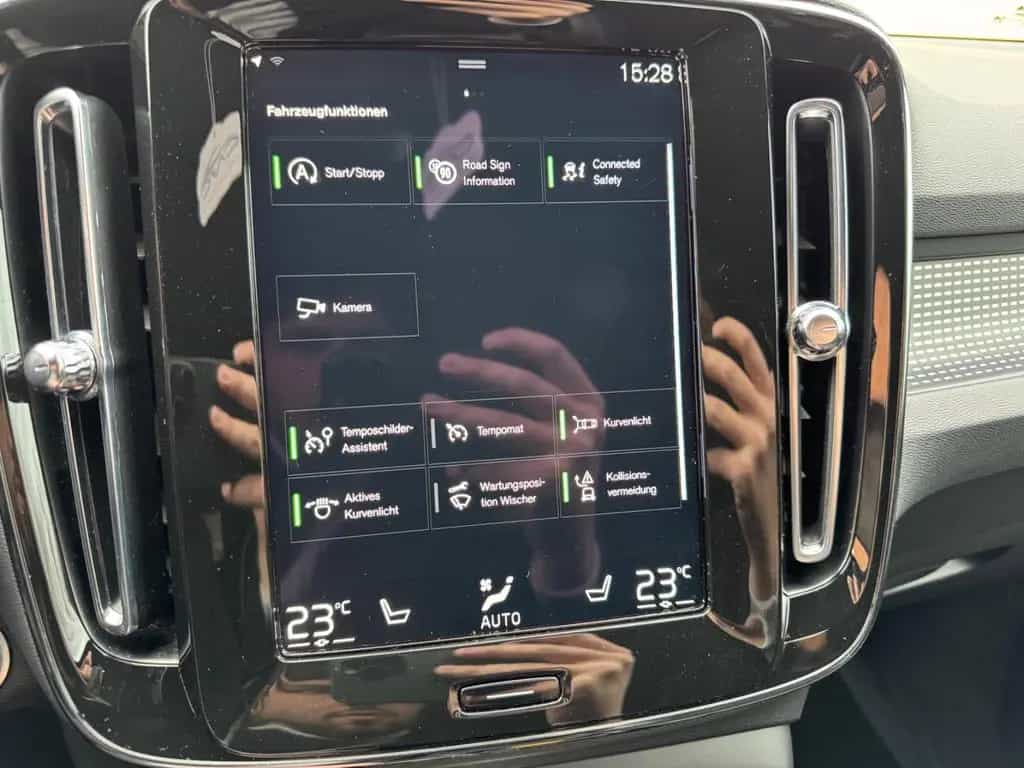 Volvo XC40 R Design 2WD PilotAssist/H&K/ 05/2022-photo-29