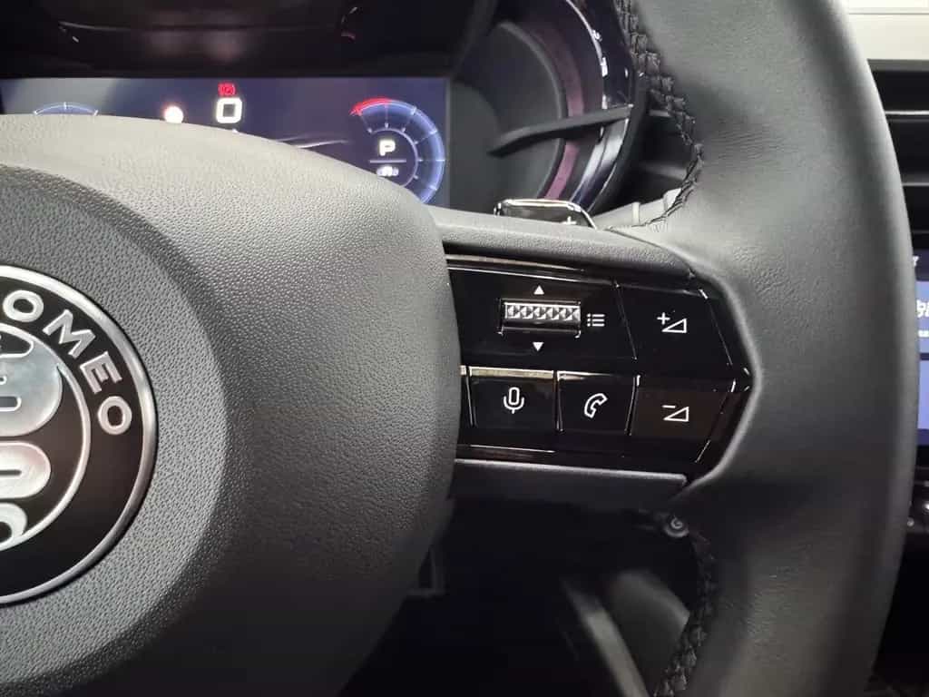 Alfa Romeo Junior SPECIALE IBRIDA MATRIX ACC KEYLESS NAV... 01/2026-photo-14