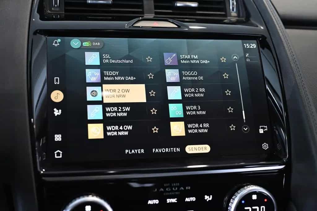 Jaguar E-Pace D200 AWD LED CarPlay Android 19" 11/2021-photo-12