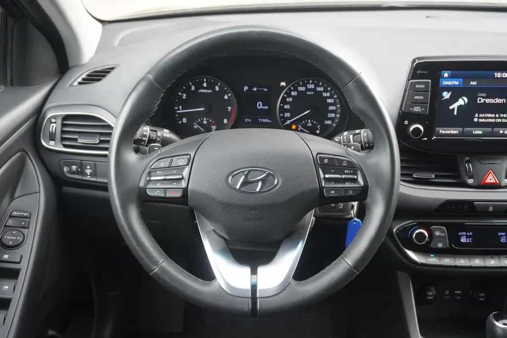 Hyundai i30 Kombi 1.4 T-GDI Aut. Navi Kamera Sitzheizung 07/2020-photo-20