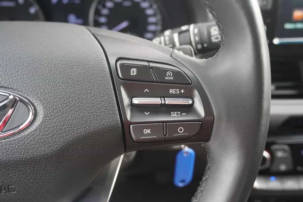 Hyundai i30 Kombi 1.4 T-GDI Aut. Navi Kamera Sitzheizung 07/2020-photo-23