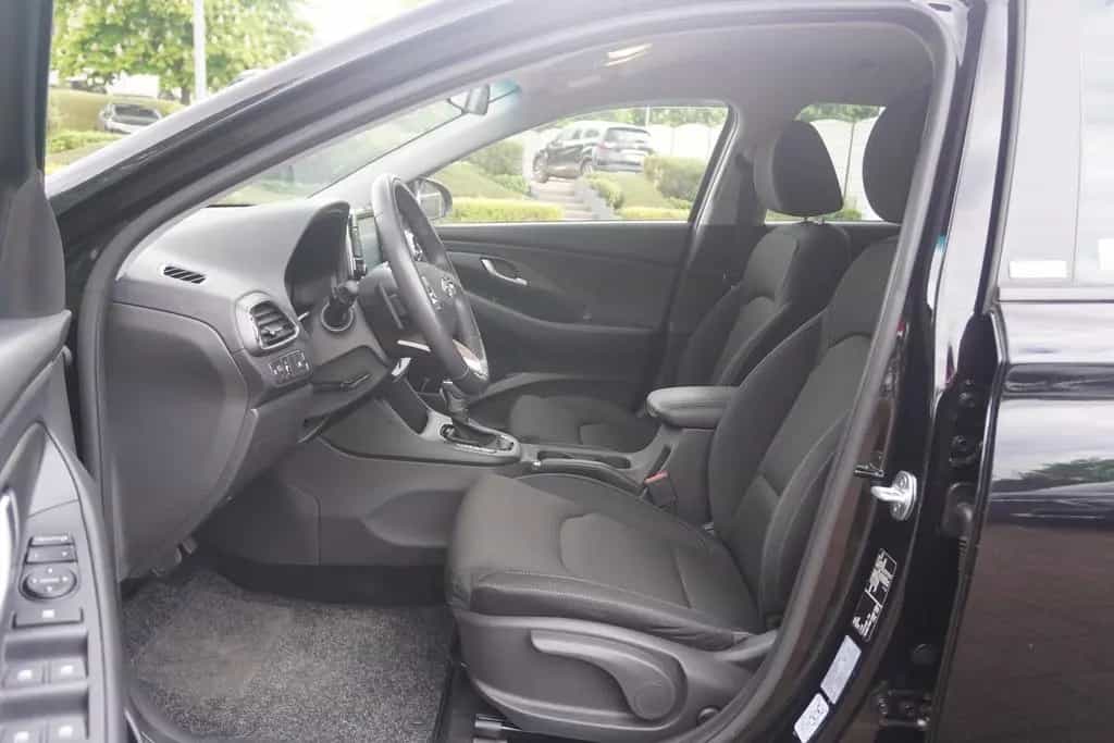 Hyundai i30 Kombi 1.4 T-GDI Aut. Navi Kamera Sitzheizung 07/2020-photo-27