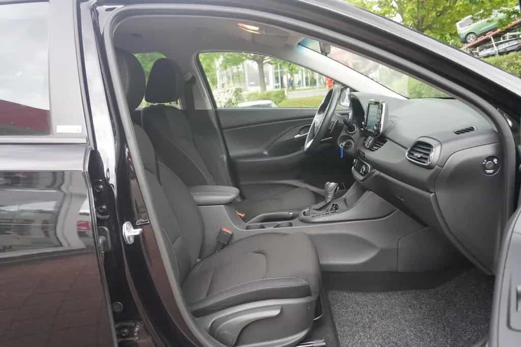 Hyundai i30 Kombi 1.4 T-GDI Aut. Navi Kamera Sitzheizung 07/2020-photo-29