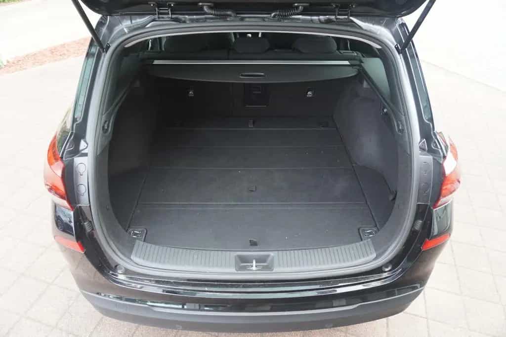 Hyundai i30 Kombi 1.4 T-GDI Aut. Navi Kamera Sitzheizung 07/2020-photo-32