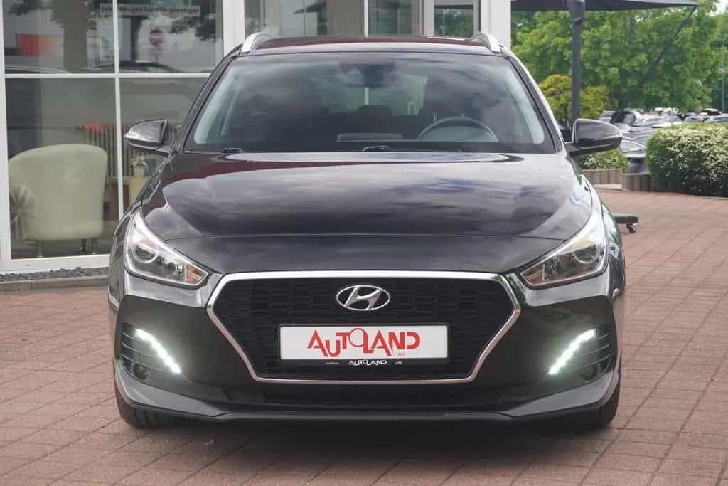 Hyundai i30 Kombi 1.4 T-GDI Aut. Navi Kamera Sitzheizung 07/2020-photo-5