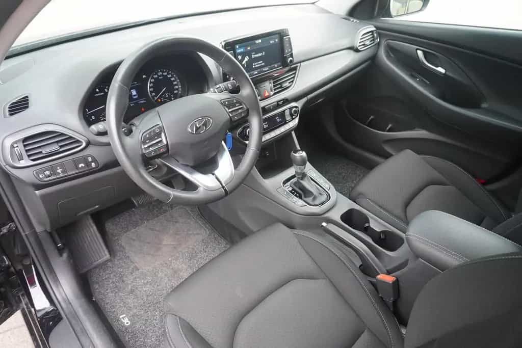 Hyundai i30 Kombi 1.4 T-GDI Aut. Navi Kamera Sitzheizung 07/2020-photo-6