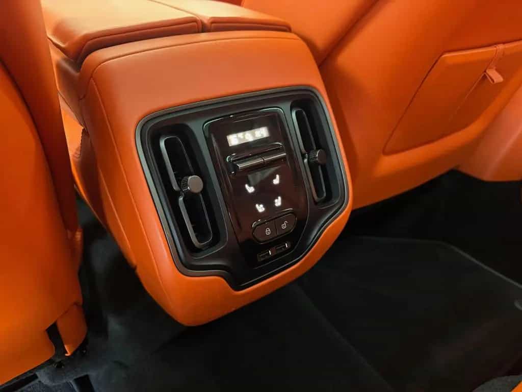 Aston Martin DBX 4.0 V8 DIVINE RED/ORANGE.VOLLAUSSTATTUNG 05/2021-photo-38