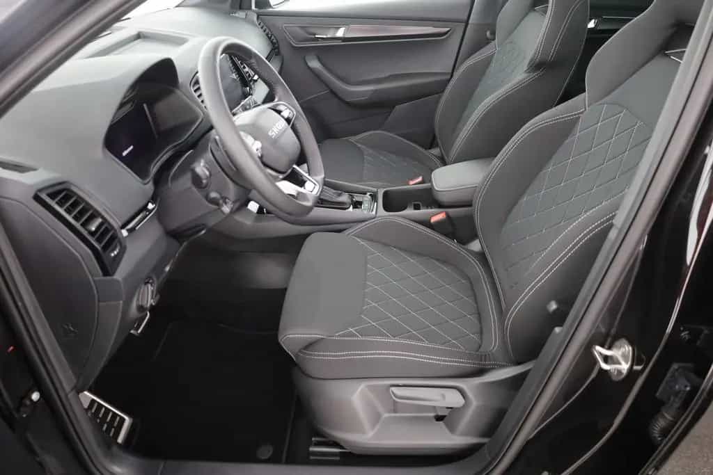 Skoda Karoq Sportline 1.5 TSI DSG Matrix ACC AHK Pano 09/2025-photo-21