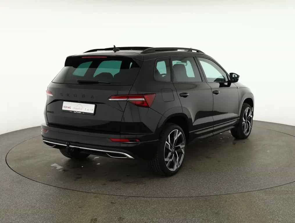 Skoda Karoq Sportline 1.5 TSI DSG Matrix ACC AHK Pano 09/2025-photo-4