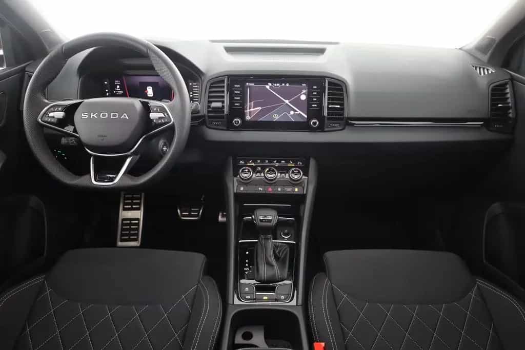 Skoda Karoq Sportline 1.5 TSI DSG Matrix ACC AHK Pano 09/2025-photo-8