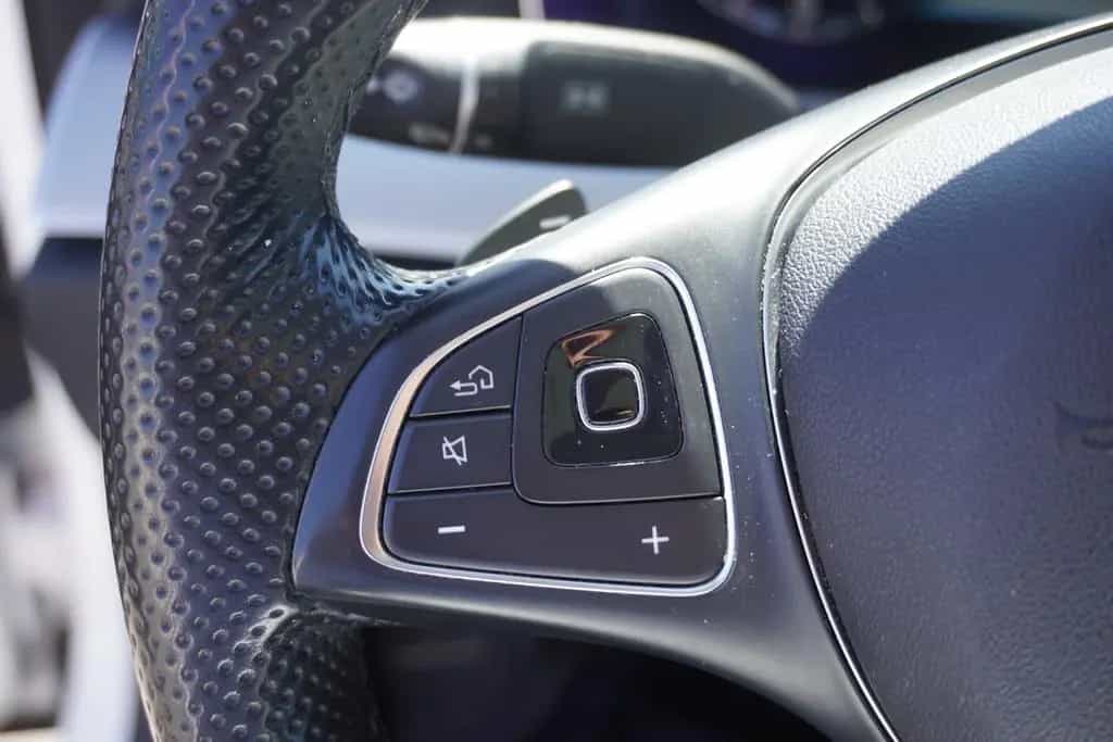 Mercedes-Benz E 220 E220 d Avantgarde 9G-Tronic Panorama Kamera Navi 09/2017-photo-14