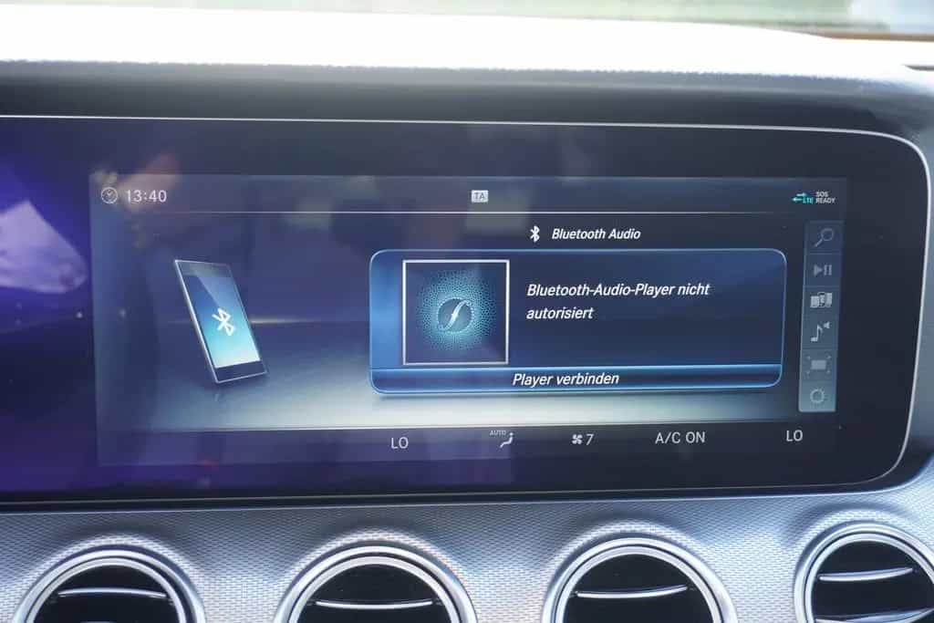 Mercedes-Benz E 220 E220 d Avantgarde 9G-Tronic Panorama Kamera Navi 09/2017-photo-21