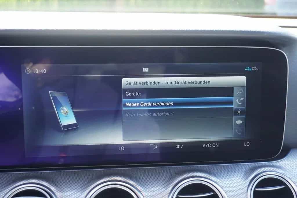 Mercedes-Benz E 220 E220 d Avantgarde 9G-Tronic Panorama Kamera Navi 09/2017-photo-22