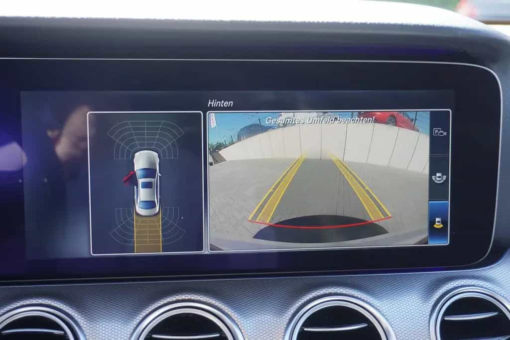 Mercedes-Benz E 220 E220 d Avantgarde 9G-Tronic Panorama Kamera Navi 09/2017-photo-28
