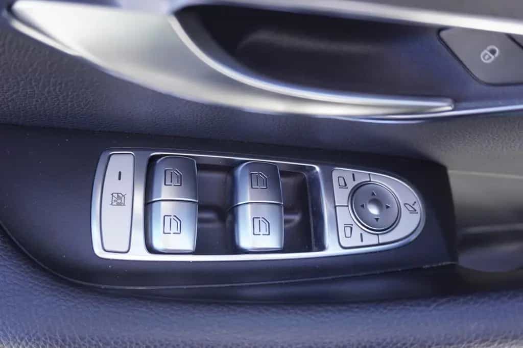 Mercedes-Benz E 220 E220 d Avantgarde 9G-Tronic Panorama Kamera Navi 09/2017-photo-7