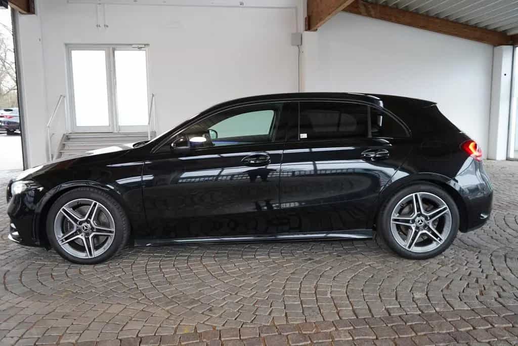 Mercedes-Benz A-Class AMG Line LED Klimaaut. Navi ACC Sitzheizung 11/2018-photo-1