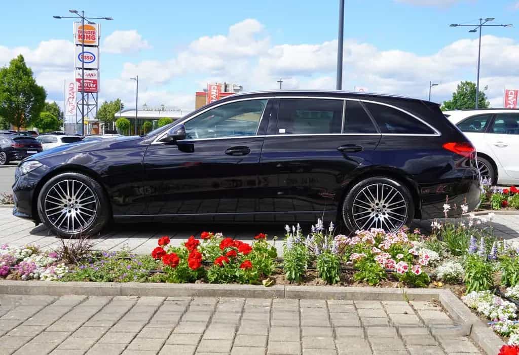 Mercedes-Benz C 200 C200 T-Modell  Avantgarde Aut. LED Navi Kamera 07/2021-photo-4