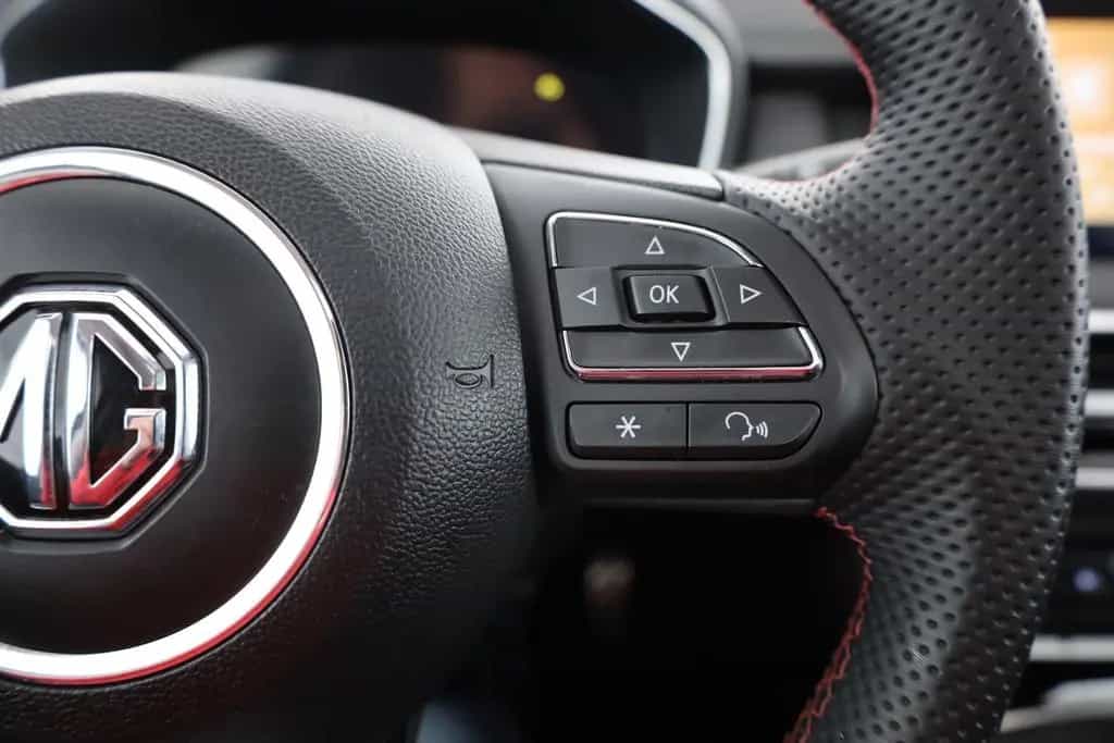 MG HS 1.5 T-GDI Luxury Aut. LED ACC Navi 360° Pano 01/2024-photo-17