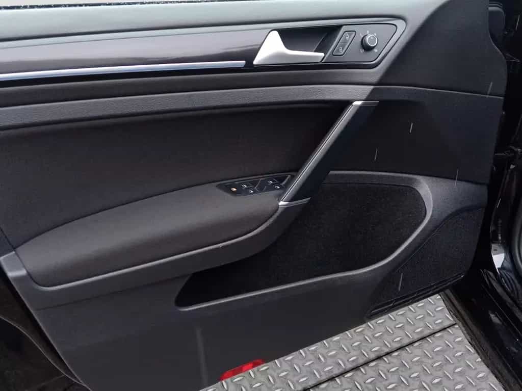 Volkswagen Golf VII Lim. R BMT 4Motion Bi Xenon 09/2014-photo-9