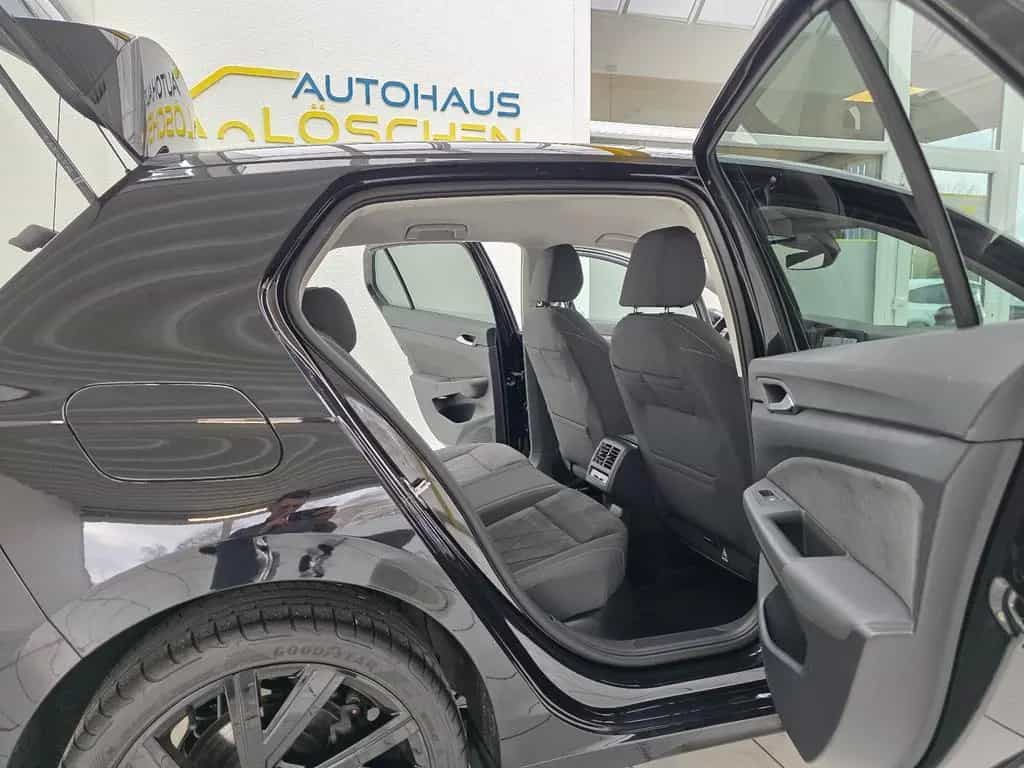 Volkswagen Golf VIII Limo Style LED Rückfahrkamera Bergamo 01/2023-photo-14