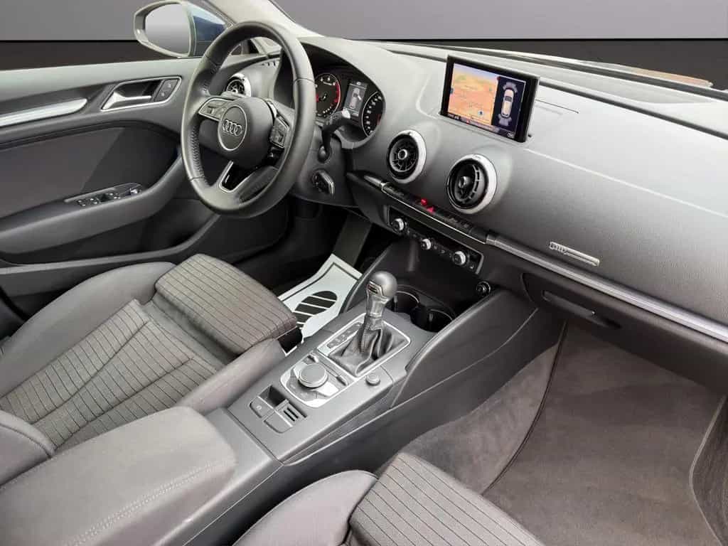 Audi A3 Sportback Sport/Automatik/SHZ/Navi 07/2018-photo-9