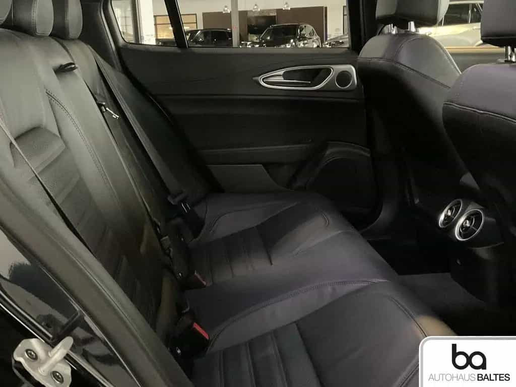 Alfa Romeo Giulia 2.0 Turbo 16V Veloce Q4 Matrix/Techno/App 05/2025-photo-7