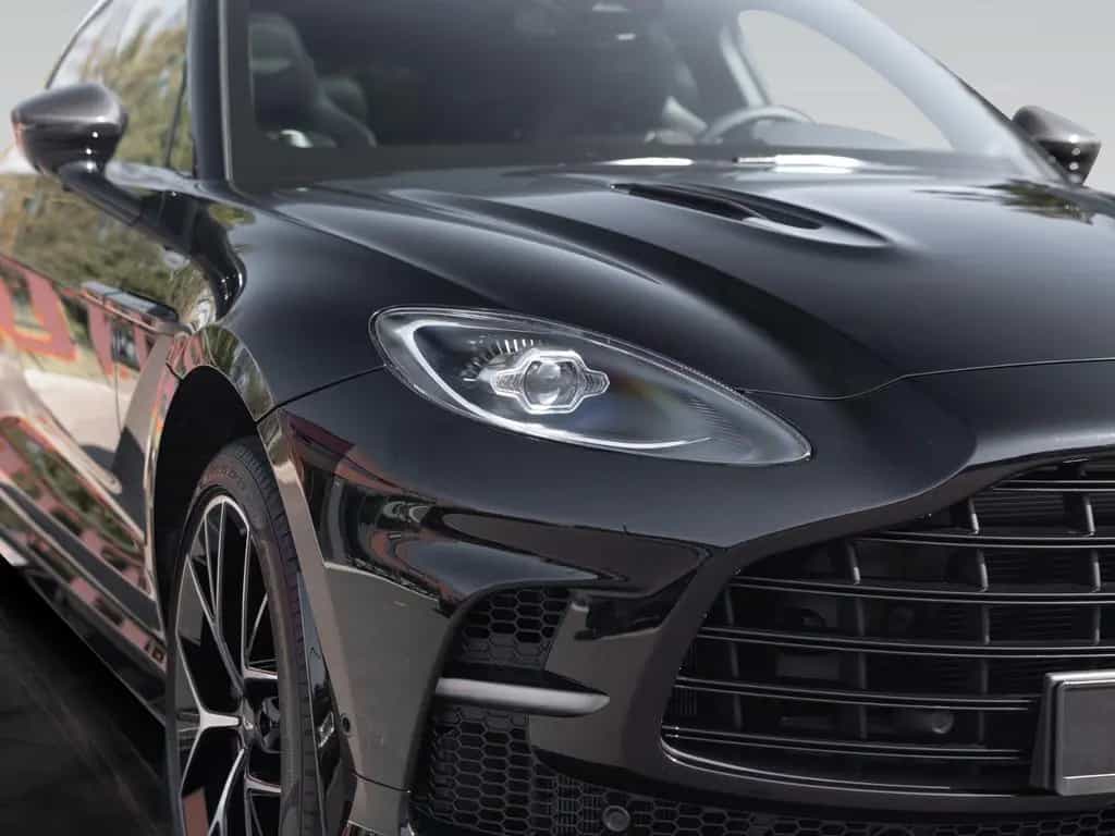 Aston Martin DBX 707 MY25 | Carbon Pack | Bowers&Wilkins 09/2024-photo-10