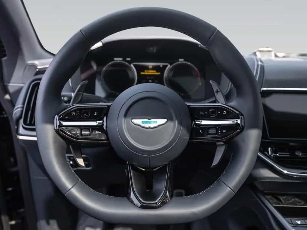 Aston Martin DBX 707 MY25 | Carbon Pack | Bowers&Wilkins 09/2024-photo-20