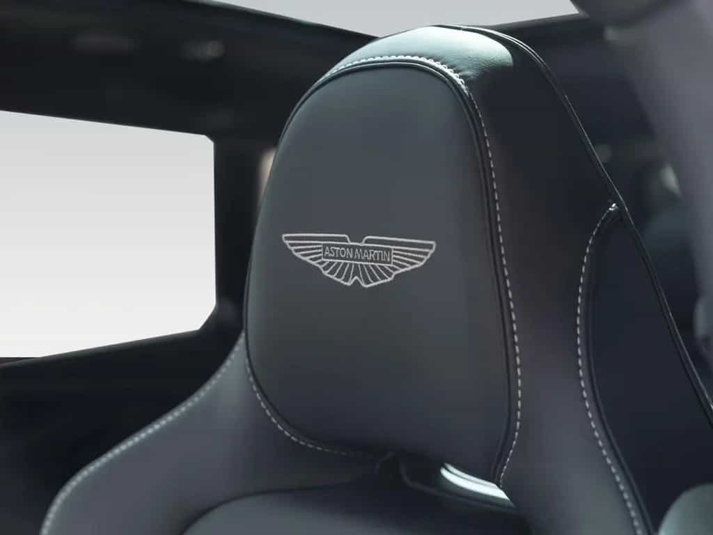 Aston Martin DBX 707 MY25 | Carbon Pack | Bowers&Wilkins 09/2024-photo-21