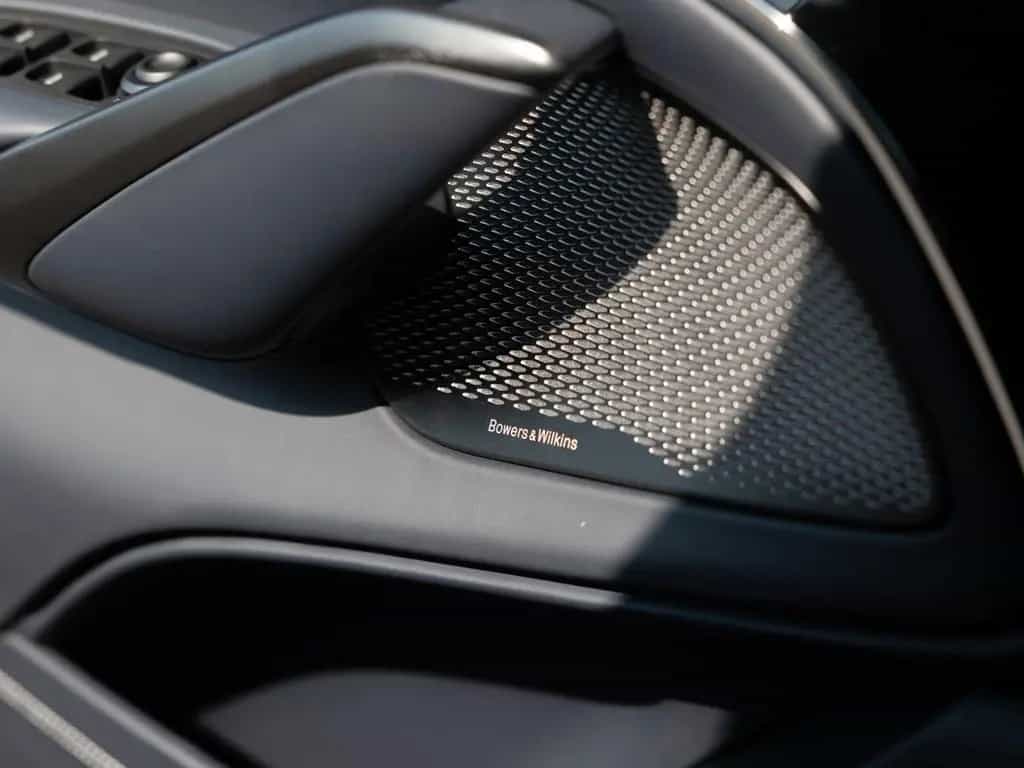 Aston Martin DBX 707 MY25 | Carbon Pack | Bowers&Wilkins 09/2024-photo-32