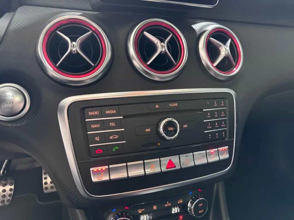 Mercedes-Benz A 45 AMG 4M*SOUNDSYSTEM*MEMORY*NIGHT*V-MAX 270 05/2016-photo-30