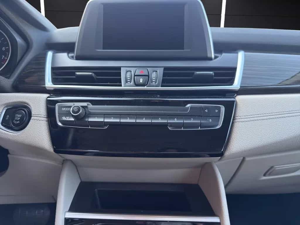 BMW 2 Series 225 Active Tourer*Luxury-Line*Navi*Kamera* 08/2015-photo-15