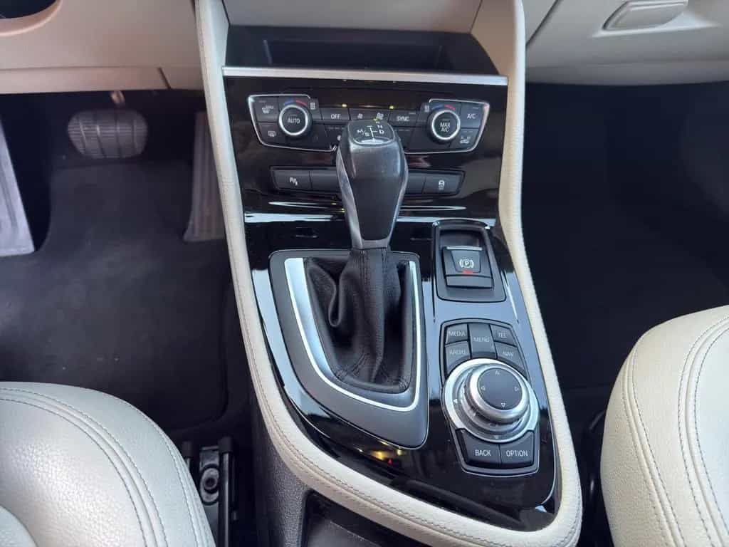 BMW 2 Series 225 Active Tourer*Luxury-Line*Navi*Kamera* 08/2015-photo-24