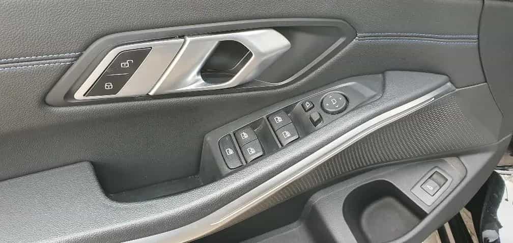 BMW 3 Series 318 i 3 Touring i M Sport Sport Paket Automatik 12/2020-photo-19